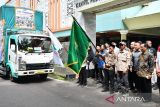 Kanwil Kemenag Sumsel berangkatkan armada truk logistik, bantu korban bencana Sumatera