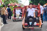 Seratus pengemudi becak di Blora terima bantuan becak listrik dari Presiden