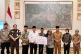 Kemensos dan BNPB serahkan bantuan untuk korban banjir bandang dan longsor di Padang Panjang