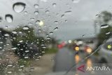 Hujan ringan berpotensi guyur kota-kota besar di Indonesia pada Sabtu