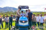 Wabup Solok: Kelompok tani dapat bantuan traktor dari Pemprov Sumbar