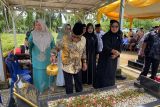 Jelang hari jadi Pasbar ke-22, Bupati dan Wakil Bupati pimpin ziarah ke makam tokoh yang berjasa bangun daerah