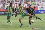 Susunan pemain PSBS vs Bhayangkara FC