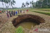 Air dalam sinkhole di Limapuluh Kota semakin meluap, DPRD minta BPBD surati Kementerian ESDM