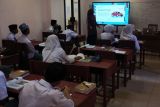 Sekolah Rakyat Natuna mulai menggunakan 'Smart TV'