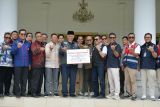 Dukung Sumbar Bangkit Pascabencana, SIG Group dan 11 Distributor Bantu 10.000 Zak Semen