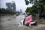 Senin siang, 22 RT dan 33 ruas jalan di Jakarta terendam banjir