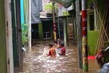 Banjir Jakarta terus meluas pada Senin malam, 63 RT dan 23 ruas jalan masih terendam