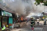 Api mengamuk, sembilan kios di Palangka Raya ludes terbakar