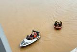 Tim SAR cari korban terjun dari jembatan ke sungai Batanghari Jambi