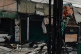 Belasan atap ruko di Tangerang rusak tertiup angin kencang