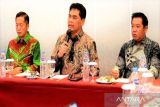 Bupati Barut perintahkan percepat finalisasi desain tiga jembatan strategis