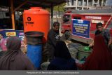 Unand salurkan air bersih bagi warga terdampak banjir bandang di Kota Padang