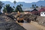 Kementerian PU-Adhi Karya tangani 21 sungai pascabanjir di Sumbar