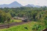 KRL Palur-Yogya sempat terhenti di Maguwoharjo dampak gempa Pacitan