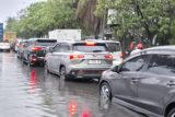 Jalan Daan Mogot Jakbar banjir, lalu lintas lumpuh