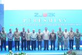 Menteri Pertahanan Republik Indonesia Jenderal TNI (Purn) Sjafrie Sjamsoeddin bersama pihak terkait foto bersama usai peresmian pabrik prekursor baterai di Kabupaten Tanah Bumbu, Kalimantan Selatan milik PT Anugerah Barokah Energi Baru (ABEB) yang dibangun di Kawasan Ekonomi Khusus (KEK) Setangga, Tanah Bumbu pada peresmian beberapa waktu lalu. PT ABEB merupakan perusahaan yang berfokus pada produksi 