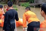 BPBD Muara Enim siagakan perahu karet di lokasi banjir Gunung Megang