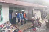 Air surut, BPBD OKU bersihkan rumah warga