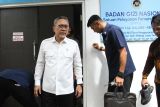 Menteri Koordinator Bidang Pangan Zulkifli Hasan  meninjau dapur Satuan Pelayanan Pemenuhan Gizi (SPPG) saat kunjungan kerja di Kepanjen, Malang, Jawa Timur, Kamis (12/2/2026). Menteri Koordinator Bidang Pangan Zulkifli Hasan (dua kiri) meninjau dapur Satuan Pelayanan Pemenuhan Gizi (SPPG) saat kunjungan kerja di Kepanjen, Kabupaten Malang, Jawa Timur, Kamis (12/2/2026). Dalam kunjungan tersebut, Zulkifli Hasan meninjau operasional SPPG untuk memastikan layanan berjalan aman dan sesuai standar, sekaligus mengecek kesiapan rantai pasok pangan berbasis desa melalui koperasi dan Usaha Mikro Kecil Menengah (UMKM) sebagai pemasok bahan baku SPPG. Antara Jatim/Ari Bowo Sucipto
