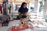 Pemkab sebut stok daging ayam awal Ramadhan aman meski harganya naik