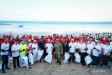 Pemkab Badung gelar aksi korve bersihkan sampah di Pantai Kuta