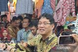Menkeu menegaskan pasar tradisional tidak mati suri