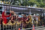 Warga mulai antre masuk acara open house di Istana