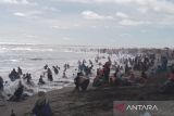 Satpol PP: Enam wisatawan selamat dari kecelakaan laut di pantai selatan DIY