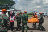 Pasgat dan Basarnas evakuasi jenazah korban heli PK-CFX ke Pontianak