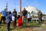 sekitar 300 pejuang lingkungan kumpulkan 330 kilogram sampah di kawasan Masjid IKN