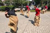 Balap Karung Merah Putih warga Cimanggu Bogor
