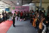 Satgas Damai Cartenz salurkan bantuan di Timika