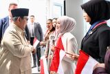 Presiden Prabowo disambut mahasiswa Indonesia di Vladivostok