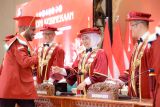 Khofifah tekankan persatuan mahasiswa AMN menuju Indonesia emas