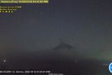 Gunung Semeru erupsi disertai suara gemuruh kuat