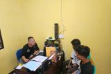Polres Cimahi meringkus dua pelaku penganiayaan pria diduga ODGJ