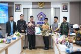 Penggabungan Ma'had Abu Ubaidah ke UMSU, Rektor serahkan SK dosen dan tendik