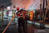 150 jiwa terdampak dari kebakaran 18 rumah dan 4 tempat usaha di Kebayoran Lama