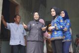 Plt. Bupati Tiorita pastikan renovasi rumah korban banjir berjalan lancar
