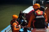 Tim SAR evakuasi 17 penumpang speedboat di Teluk Bintuni