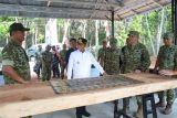 Dongkrak ekonomi, TNI bangun jalan 18 kilometer di Pandeglang
