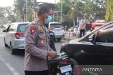 Polresta Sorong Kota cegah dampak kabut asap dengan bagikan masker