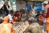 Kepulauan Seribu edukasi warga olah sampah pesisir jadi karya instalasi seni bawah laut