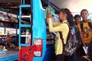 Pelajar  di Karimun Manfaatkan Perpustakaan Keliling