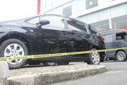 Garis Polisi di Mobil  Yang Terkena Bom Molotov