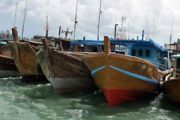 Nelayan Tidak Melaut di Musim Angin Utara 
