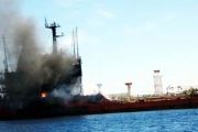 KAPAL TANKER TERBAKAR