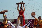 Unjuk Tari Gamolan