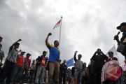 Aksi Buruh Tuntut UMR